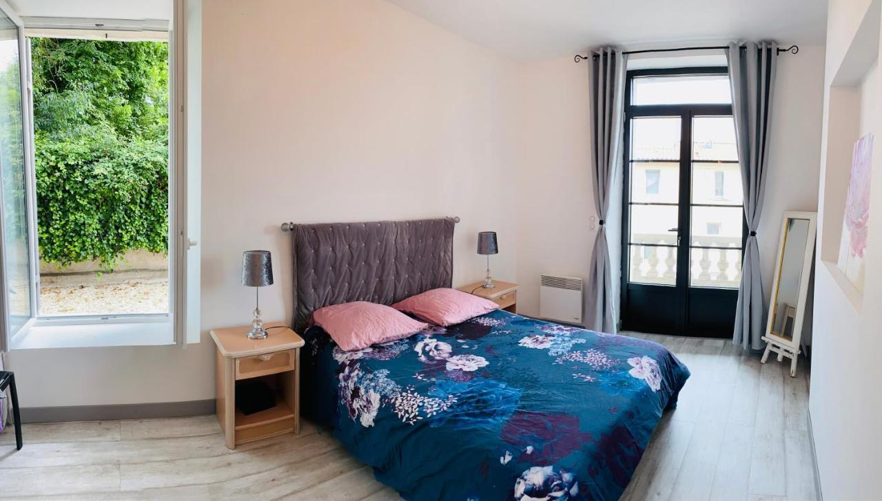 Appartement Cour Ancienne Abbaye Saint-Astier  ภายนอก รูปภาพ